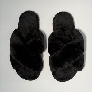 Cozy Black Fuzzy Slippers